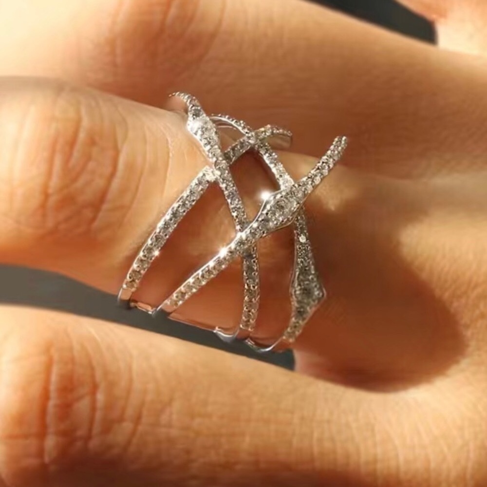 ✨✨Double Criss Cross Ring✨✨
